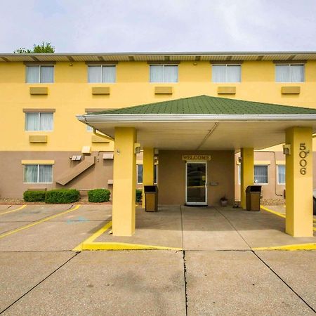 Quality Inn East Эвансвилл Экстерьер фото