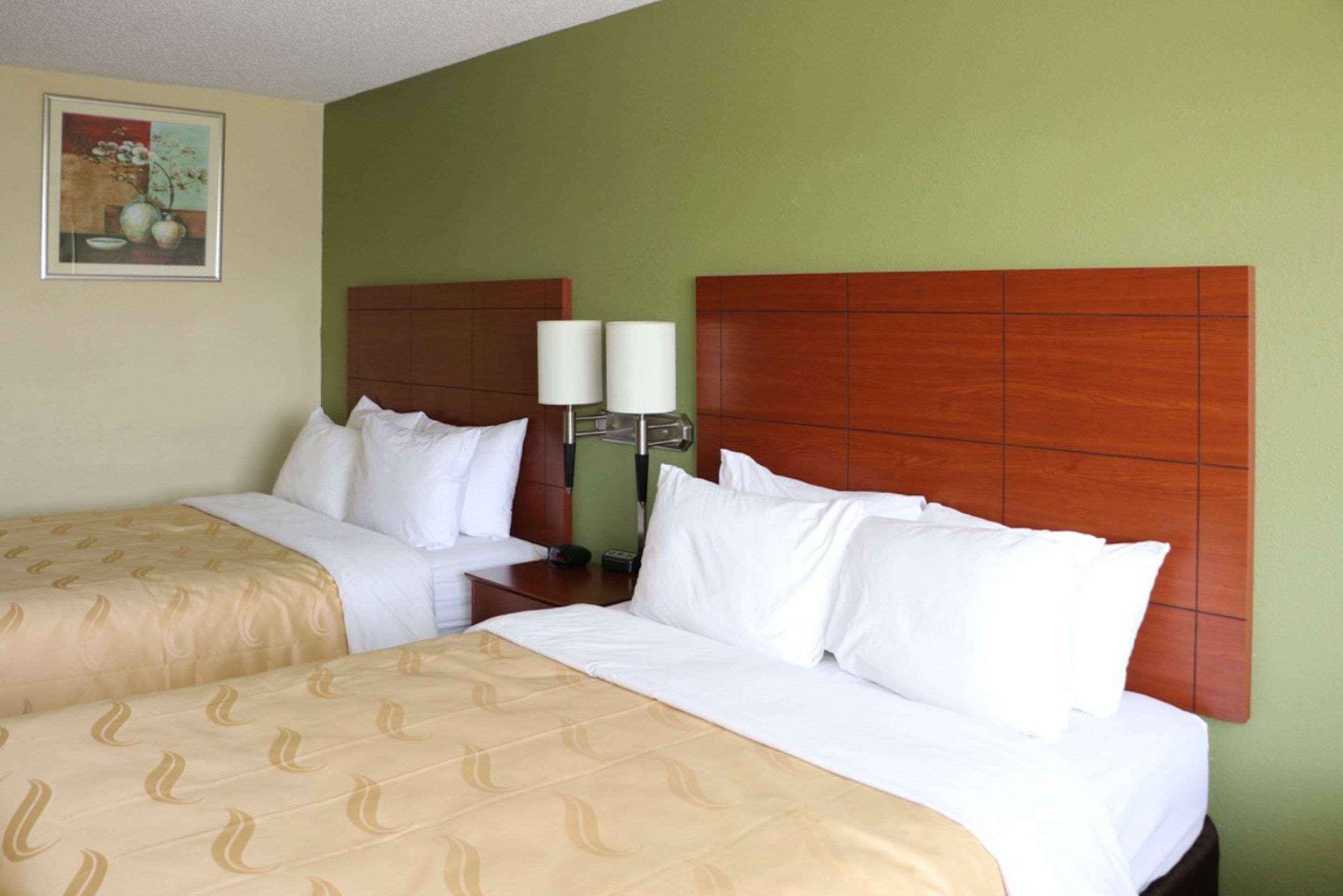 Quality Inn East Эвансвилл Экстерьер фото