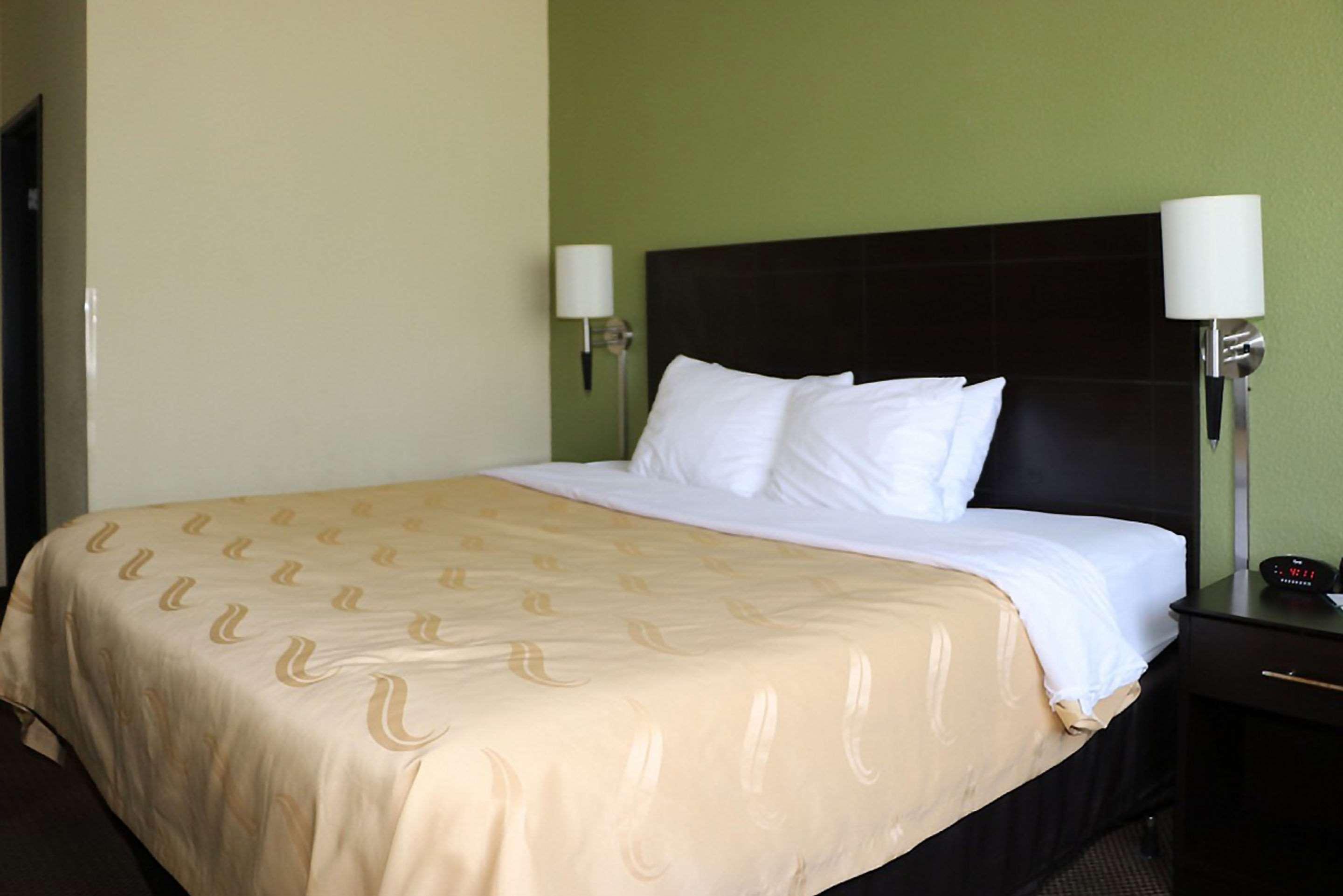 Quality Inn East Эвансвилл Экстерьер фото