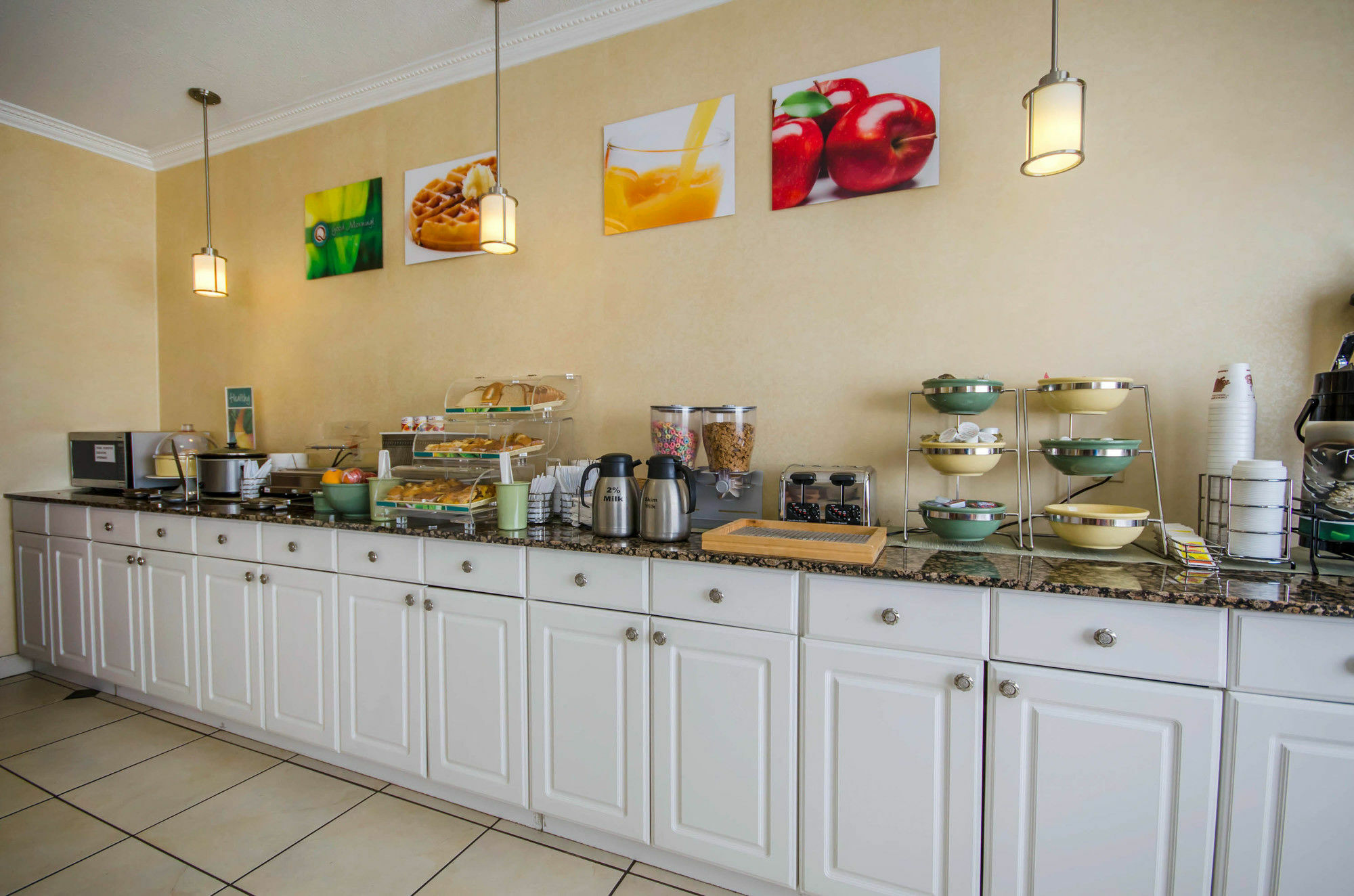 Quality Inn East Эвансвилл Экстерьер фото